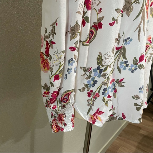 3 for $25 LOFT Top Size S - Picture 5 of 7